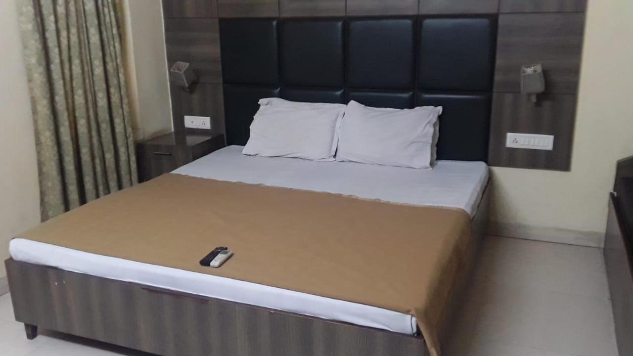 Hotel Shelter Тарапит Экстерьер фото
